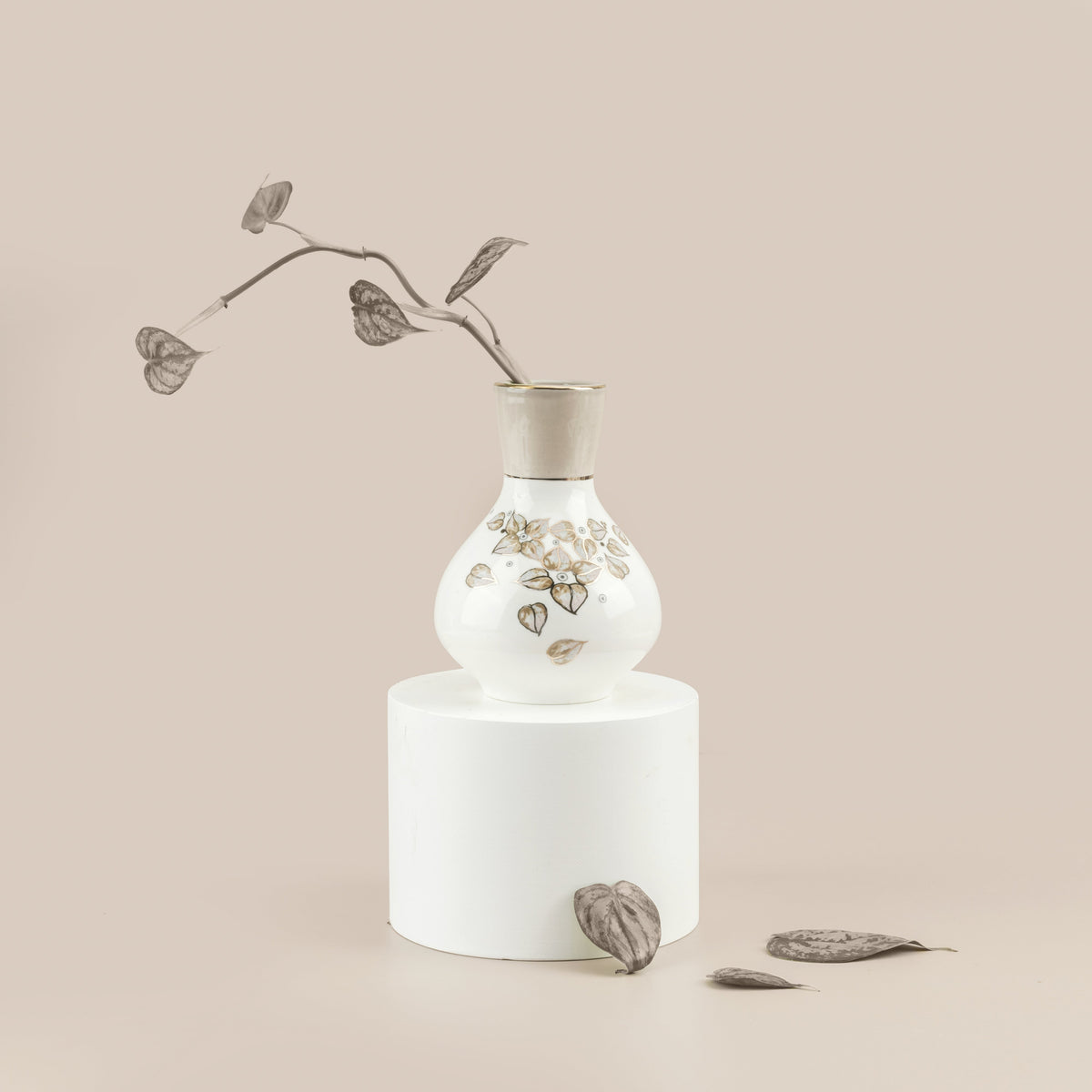 Lilac - Small Decorative Vase - Beige