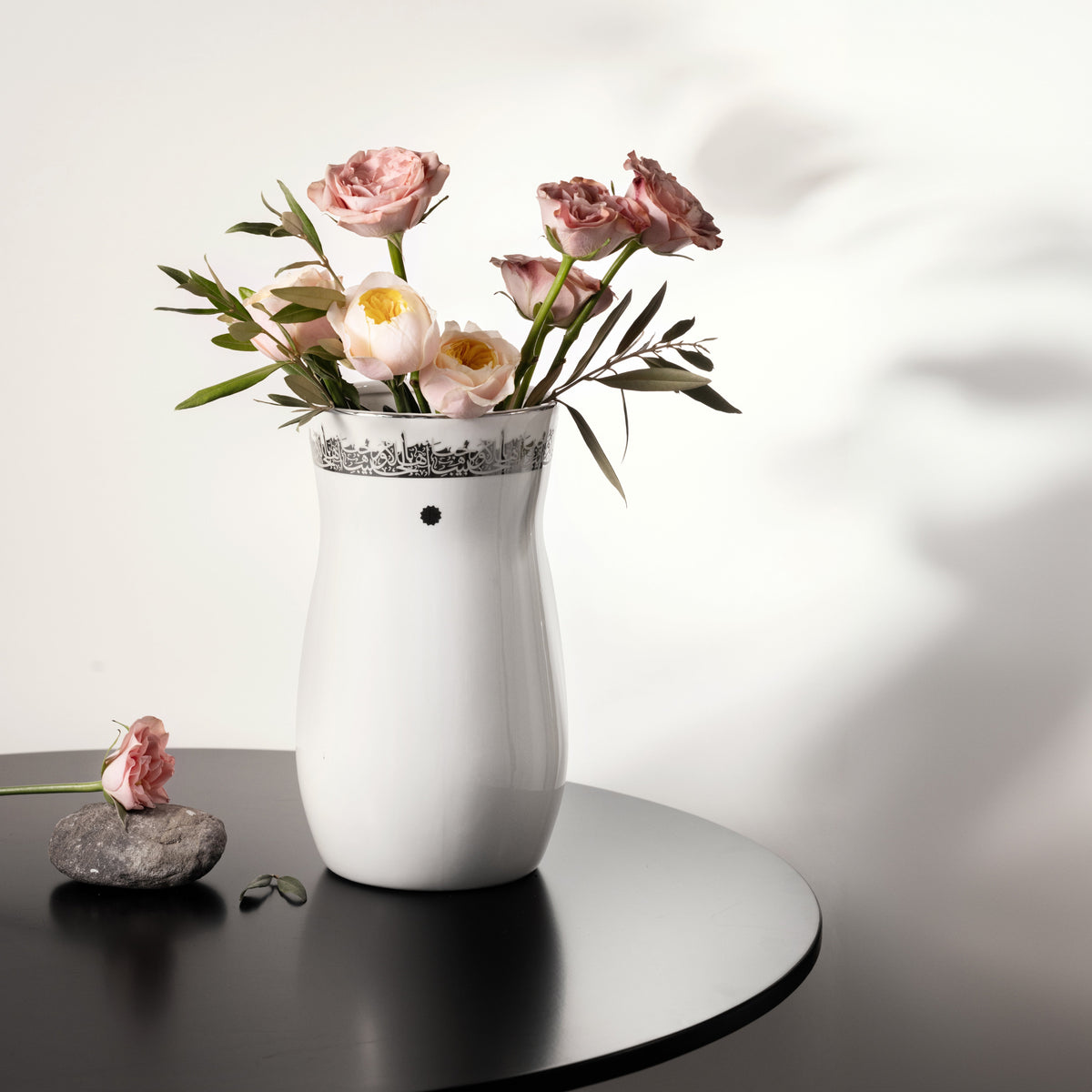Atheer - Large Decorative Vase - White & Silver