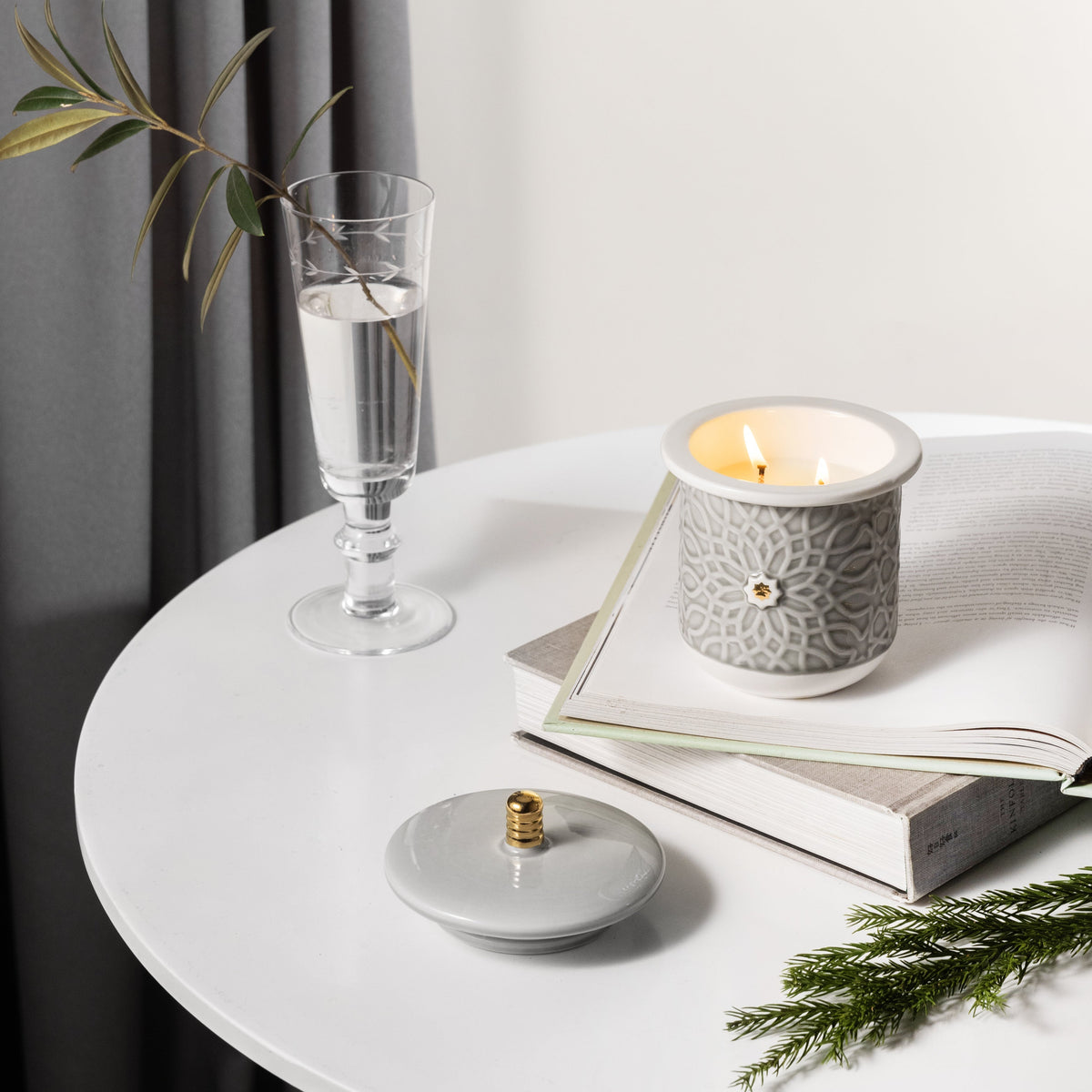 Asala - Medium Candle| Wild Cedarberry - Grey & Gold